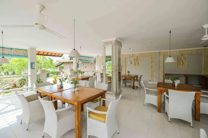 Тембок: Poinciana Resort Bali