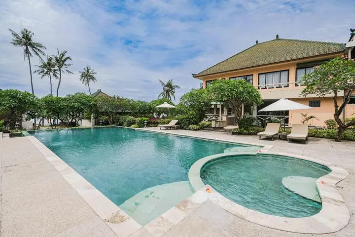 Тембок: Poinciana Resort Bali