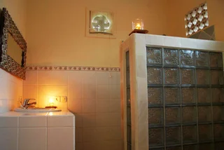 Тембок: Poinciana Resort Bali