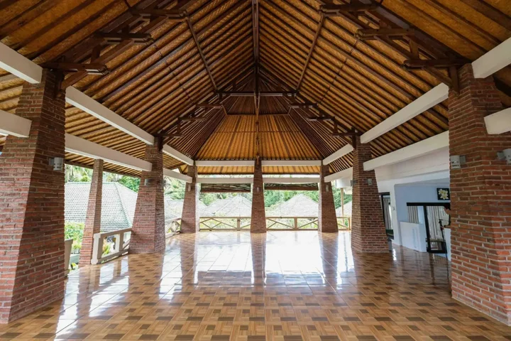 Тембок: Poinciana Resort Bali