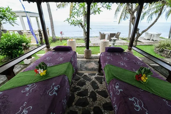 Тембок: Poinciana Resort Bali