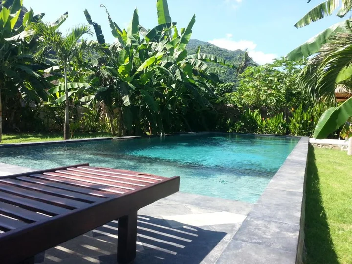 Бунутан: Rumah Adi