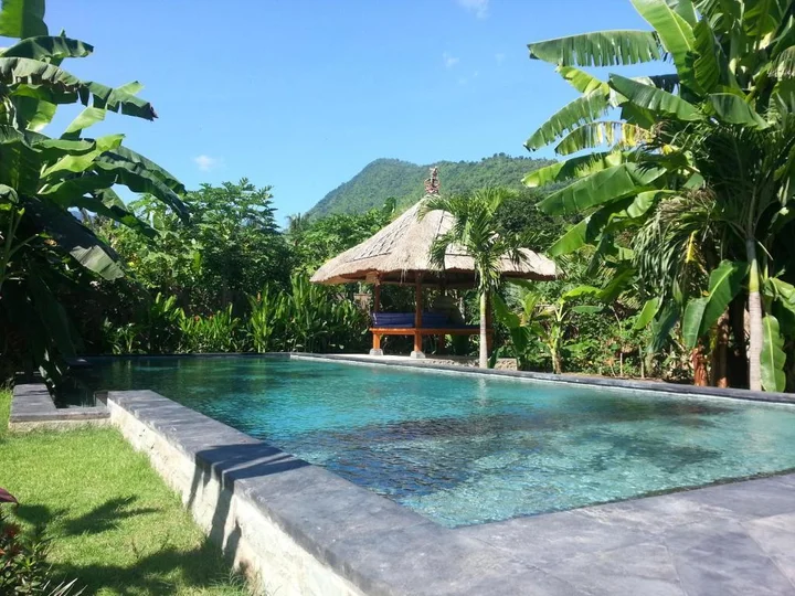Бунутан: Rumah Adi