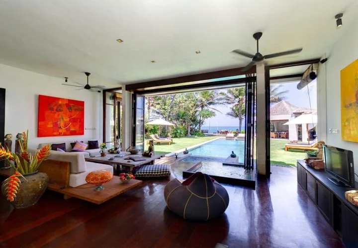 Сукавати: Majapahit Beach Villas