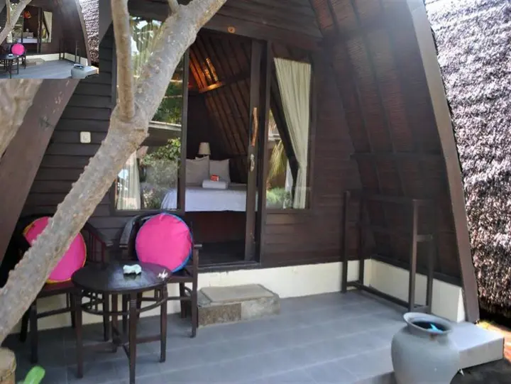 Гили Траванган: OYO 1544 Ozzy Cottage and Bungalow