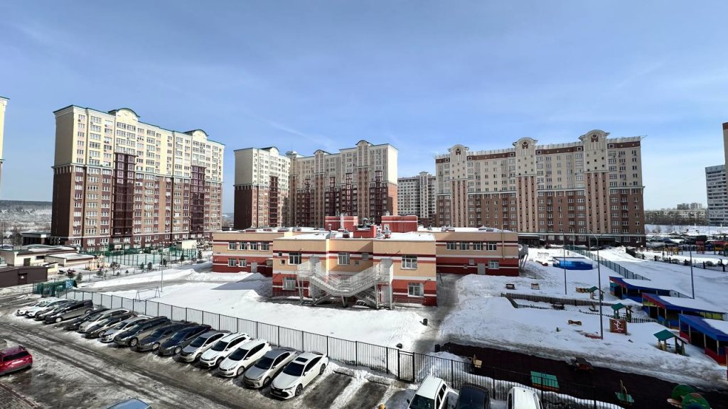 Кемерово: Квартира трехкомнатная на Притомском рядом с Кадетским училищем