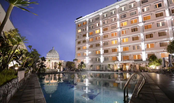 Батуретно: The Rich Jogja Hotel
