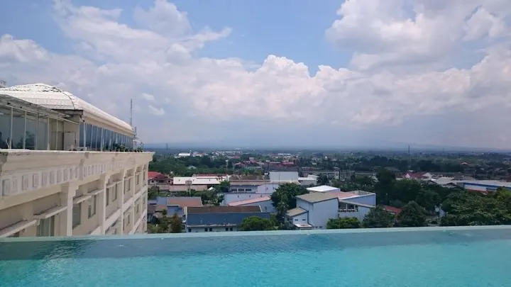 Батуретно: The Rich Jogja Hotel