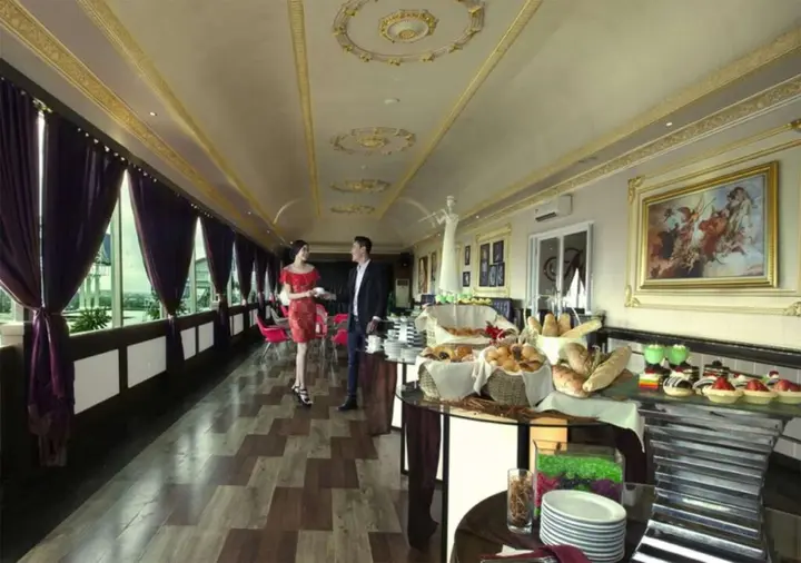 Батуретно: The Rich Jogja Hotel