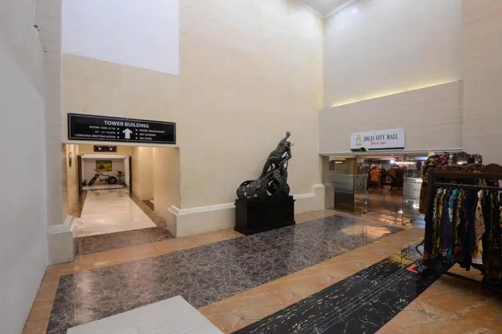 Батуретно: The Rich Jogja Hotel