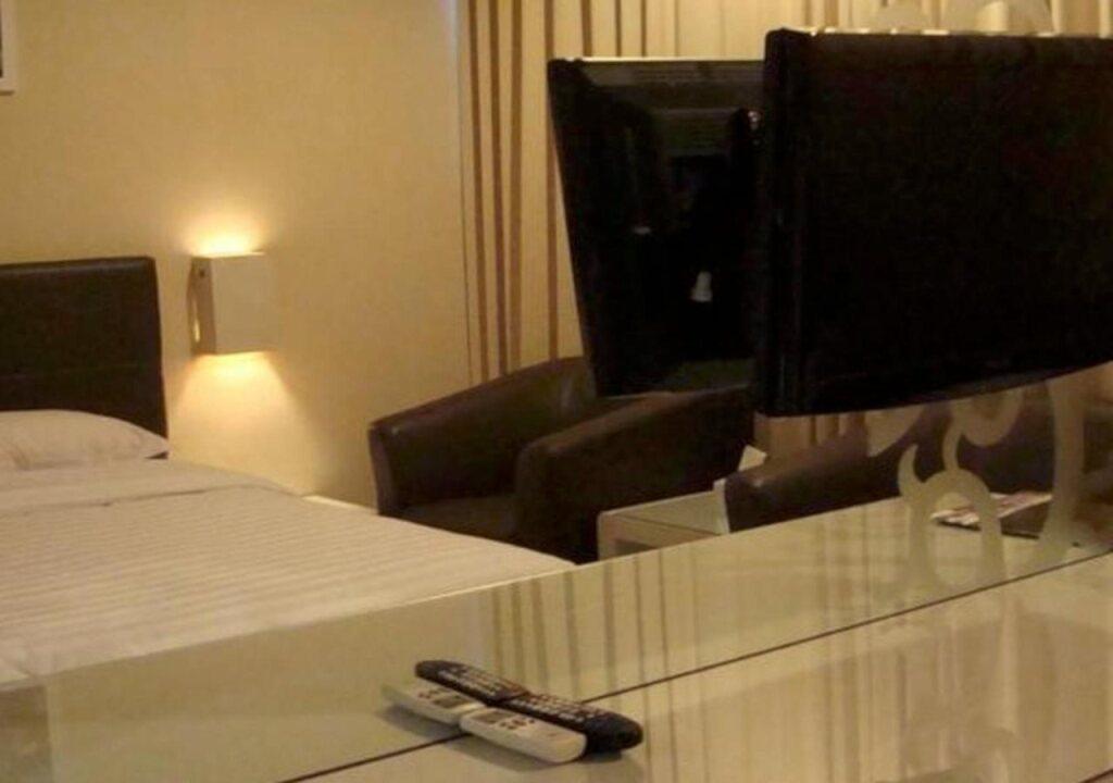 Джембер: Royal Hotel n' Lounge