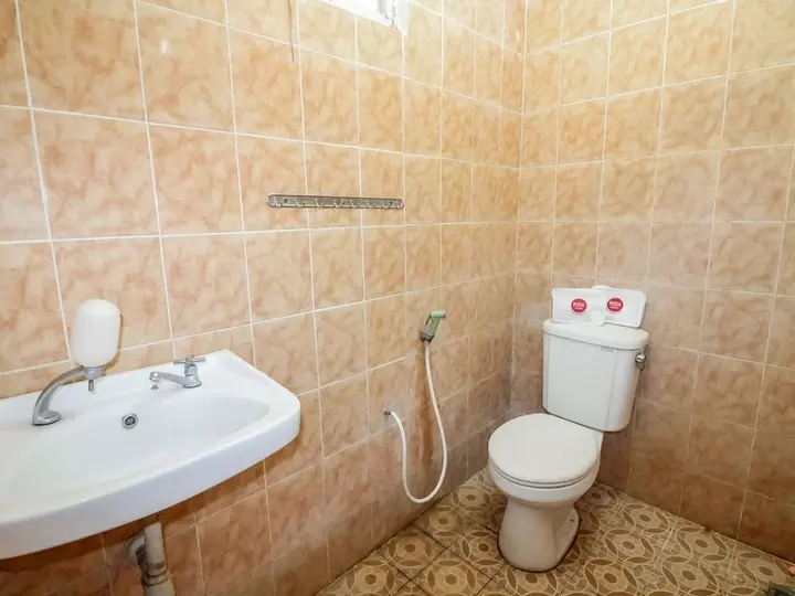 Батуретно: Hotel Queen Star