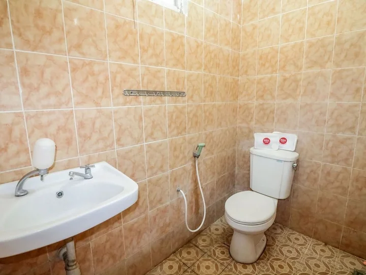 Батуретно: Hotel Queen Star