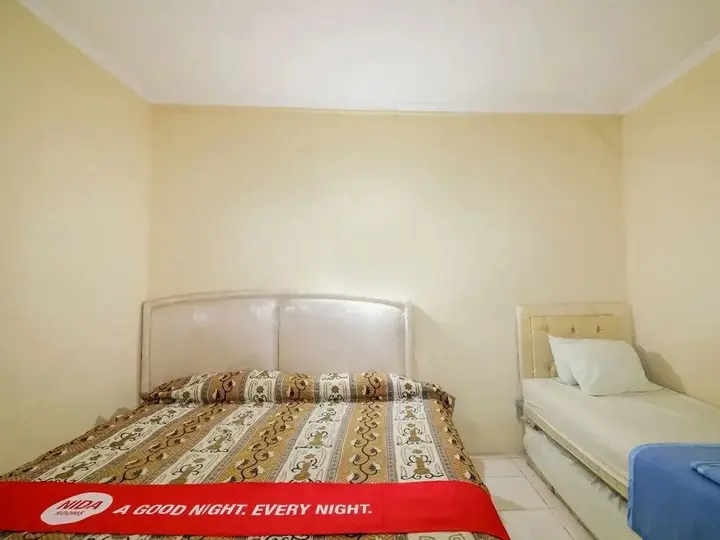 Батуретно: Hotel Queen Star