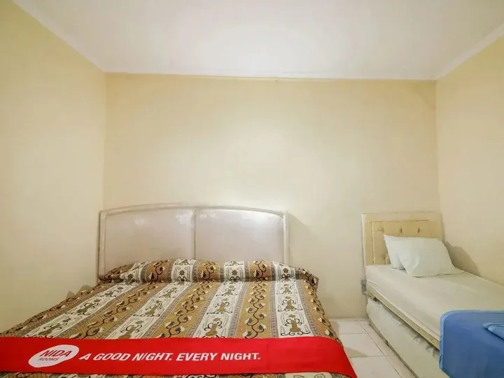 Батуретно: Hotel Queen Star