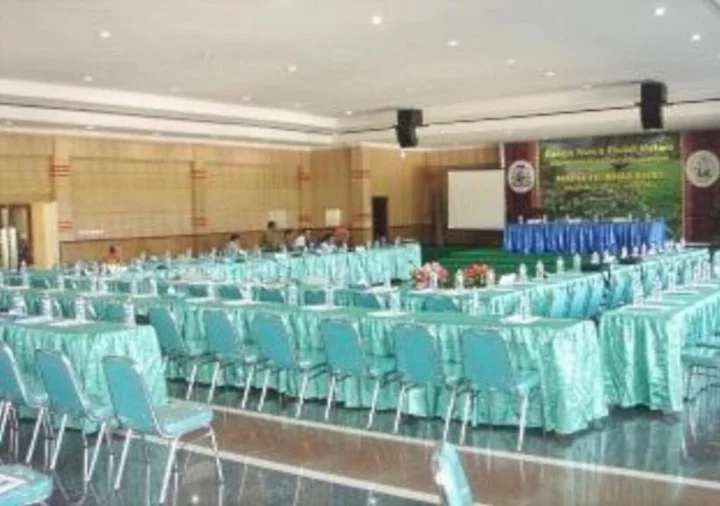 Маумере: Sylvia Hotel Maumere
