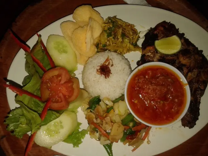 Бунутан: Titi Sedana Homestay