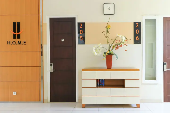 Сурабая: HOME Guesthouse
