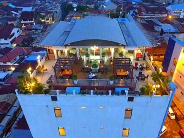 Понтианак: Transera Hotel Pontianak