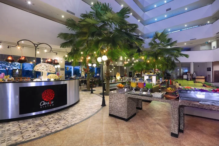 Чиребон: Отель Aston Cirebon Hotel & Convention Center