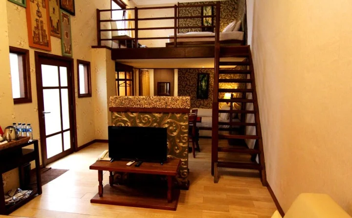 Бату: Hotel Gradia 2