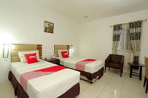 OYO 1724 Hotel Sembilan Sembilan — фото 5