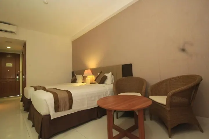 Купанг: Hotel On The Rock
