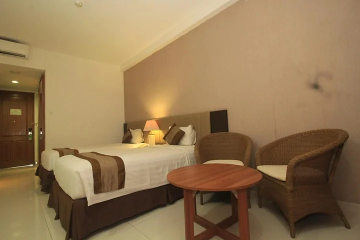 Купанг: Hotel On The Rock