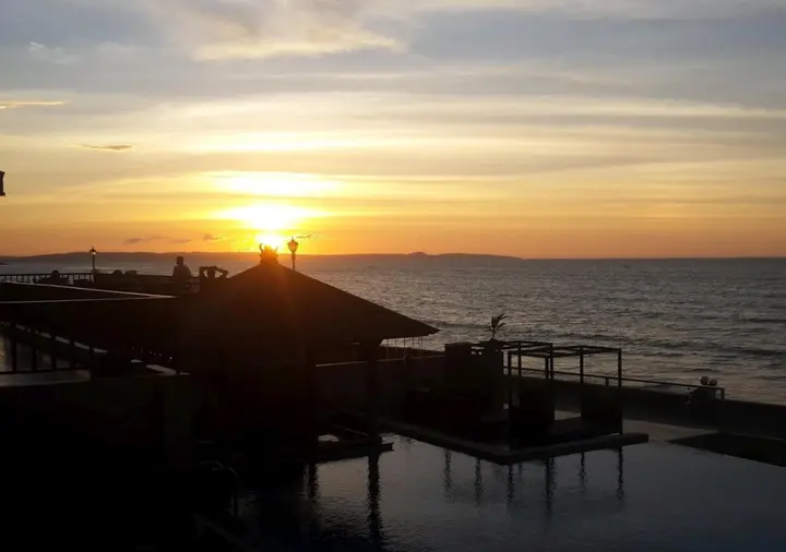 Купанг: Hotel On The Rock