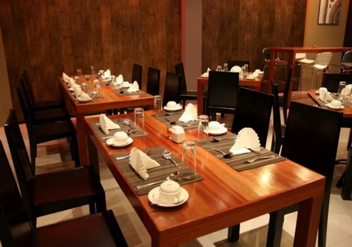 Паданг: Plan B Hotel