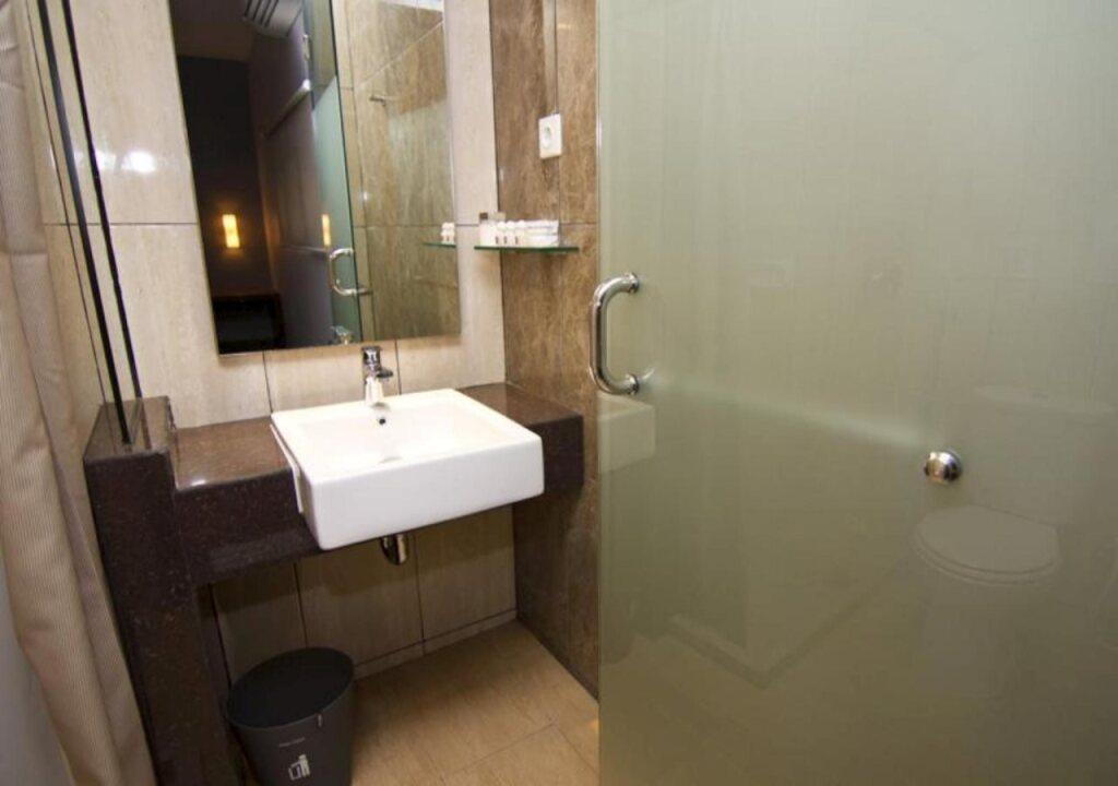 Паданг: Plan B Hotel