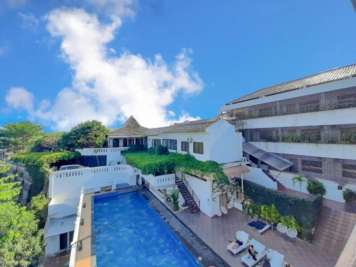 Депок: Front One Resort Yogyakarta