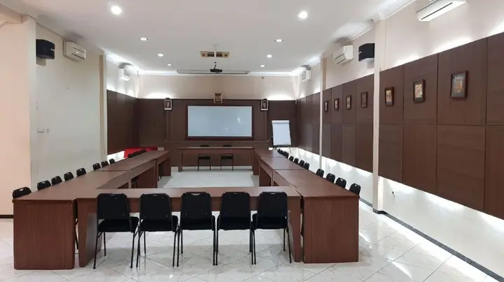 Депок: Front One Resort Yogyakarta