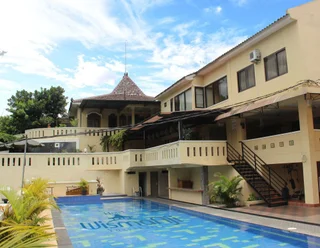 Депок: Front One Resort Yogyakarta