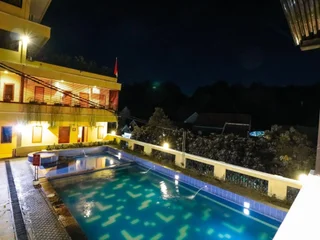 Депок: Front One Resort Yogyakarta