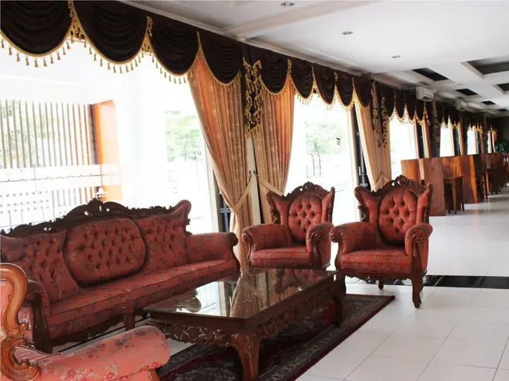 Депок: Front One Resort Yogyakarta