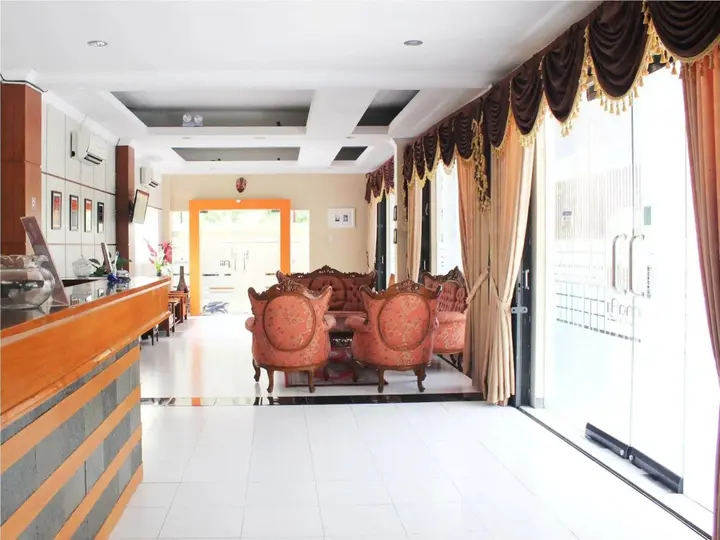 Депок: Front One Resort Yogyakarta