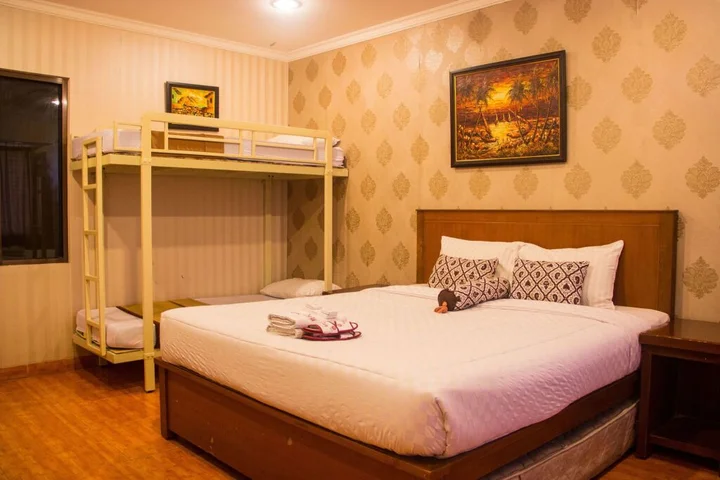Депок: Front One Resort Yogyakarta
