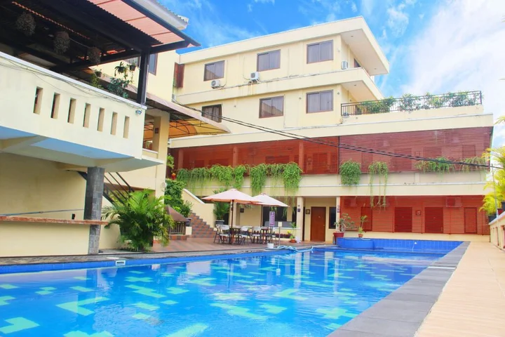 Депок: Front One Resort Yogyakarta