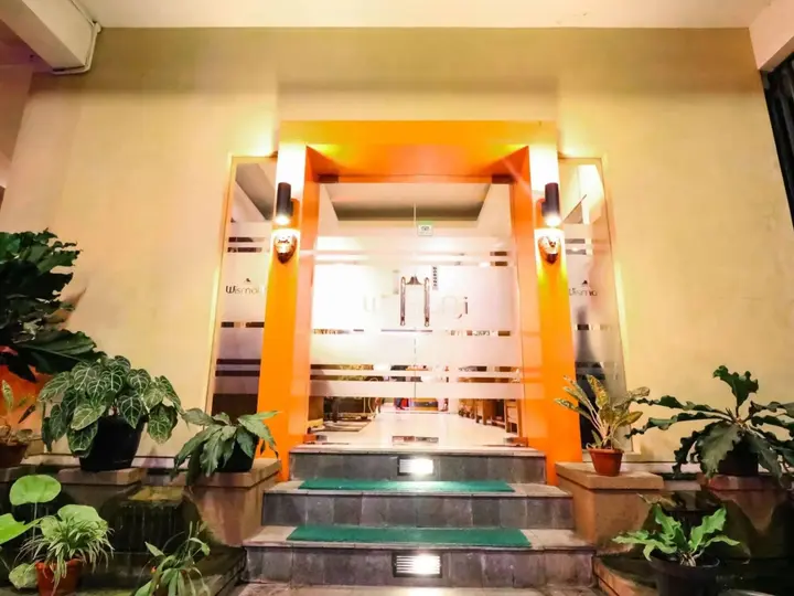 Депок: Front One Resort Yogyakarta