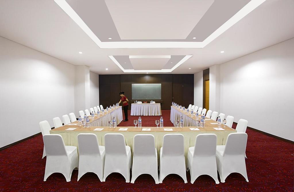Палу: Hotel Santika Palu