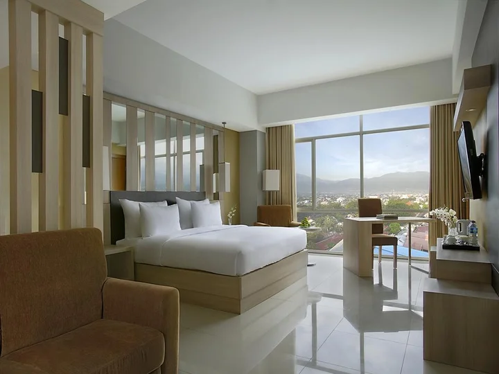 Палу: Hotel Santika Palu