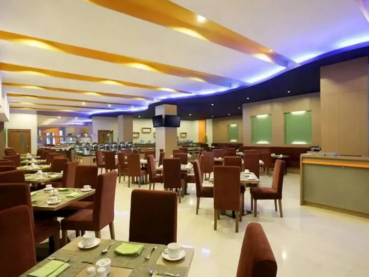 Палу: Hotel Santika Palu