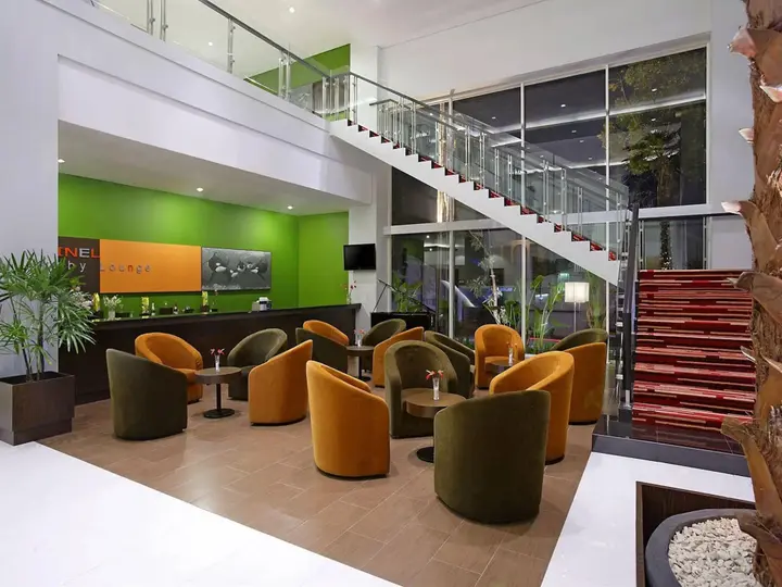 Палу: Hotel Santika Palu