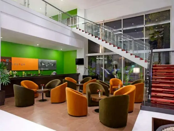 Палу: Hotel Santika Palu