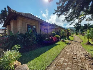Батурити: Enjung Beji Resort