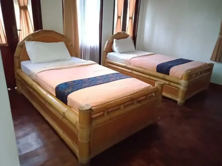 Батурити: Enjung Beji Resort