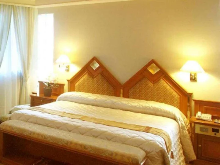 Букиттинги: Royal Denai Hotel