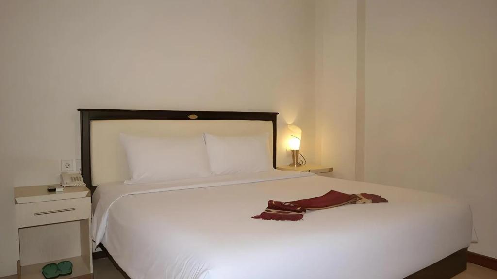 Паданг: Ion Hotel