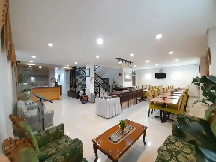 Букиттинги: Hotel Grand Kartini